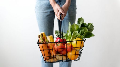 Comissão de Ambiente aprova projeto dos Verdes contra plástico para pão, fruta e legumes