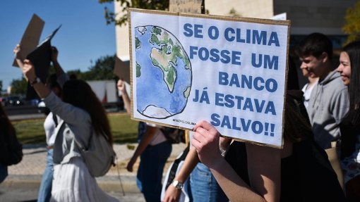 Semana em Portugal de ação global pelo clima termina com greve geral e manifestações