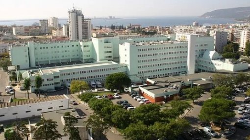 Centro Hospitalar de Setúbal abriu inquérito sobre parto de bebé que nasceu com malformações