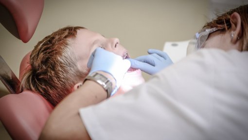 Governo quer consultório dentista em todos os Agrupamentos de Centros de Saúde