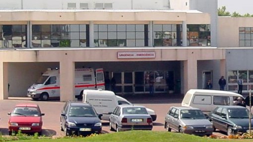 Centro Hospitalar do Oeste advertido por não cumprir direito à interrupção voluntária da gravidez