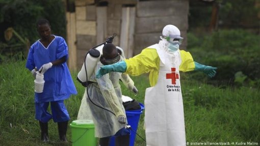 Ébola: Três elementos de equipas de saúde mortos em ataque armado