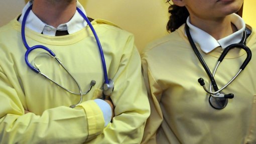 Condições do SNS não permitem manter aumento de vagas para jovens médicos