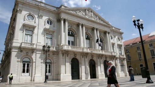 Câmara de Lisboa aprova moção para realização de investimento no SNS sem apoio do PS