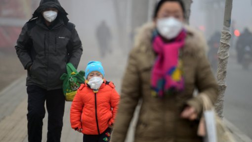 Autoridades chinesas negam que doença respiratória em Wuhan seja pneumonia atípica