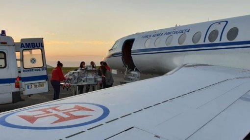 Força Aérea transporta recém-nascido de urgência dos Açores para Lisboa