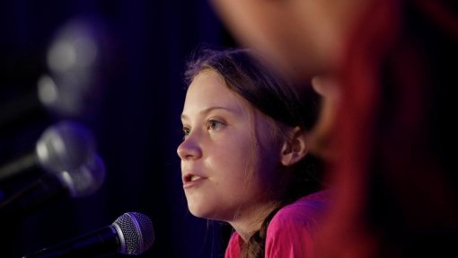 Greta Thunberg critica participantes em Davos por não fazerem nada sobre o clima