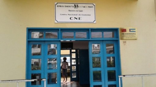 Vírus: São Tomé instala vigilância no aeroporto e cria espaço de isolamento hospitalar