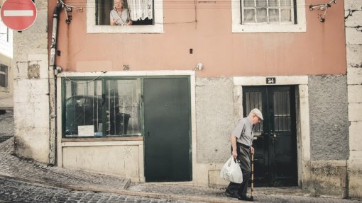 Lisboa aprova projeto &quot;Cuidadores nas Avenidas&quot; para dar respostas a idosos