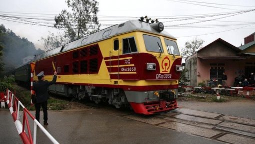 Vírus: Coreia do Norte suspende todas as rotas aéreas e ferroviárias com a China