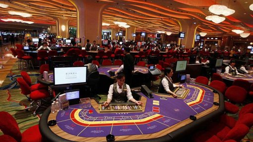 Vírus: Receitas caem 10% nos casinos em Macau, que podem encerrar se surto piorar