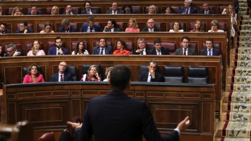 Eutanásia: Espanha aprova na generalidade proposta do PSOE