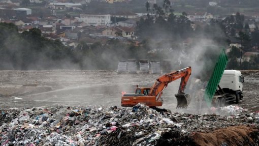 Câmara de Valongo denuncia descarga ilegal de lixiviado iminente em aterro de Sobrado