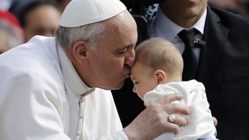 Covid-19: Papa expressa proximidade com pessoas afetadas pelo coronavírus