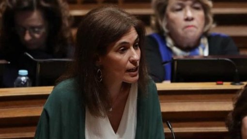 Covid-19: CDS-PP quer ministra da Saúde na AR com urgência para esclarecer plano de contingência