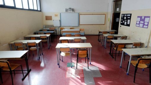 Covid-19: Escolas fechadas em Itália afetam 8,5 milhões de alunos