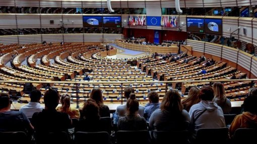 Covid-19: Sessão do Parlamento Europeu passa de Estrasburgo para Bruxelas