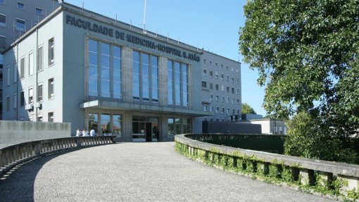 Covid-19: Faculdade de Medicina da Universidade do Porto suspende aulas