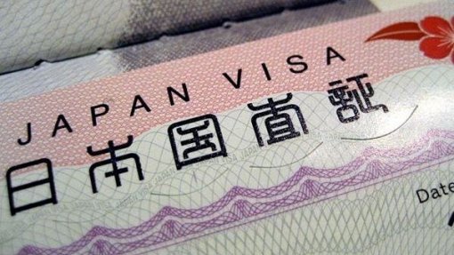 Covid-19: Japão suspende vistos e impõe quarentena de 14 dias a visitantes da China e da Coreia do Sul