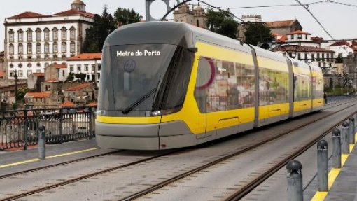 Covid-19: Desinfeções diárias e reforço de limpeza nos transportes públicos do Porto