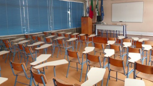 Covid-19: Pais das crianças de escola da Amadora preocupados com eventual contágio