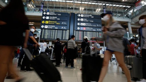 Covid-19: Pessoas infetadas podem estar sem sintomas durante cinco dias - Estudo