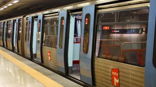 Covid-19: Metropolitano de Lisboa reforça medidas de limpeza e desinfeção