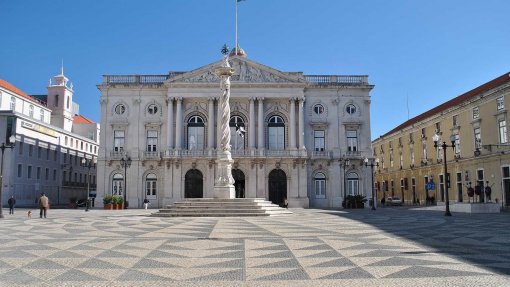 Prevenção contra Covid-19 e “ameaça de invasão” ‘fecha’ Assembleia Municipal de Lisboa