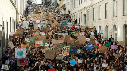 Covid-19: Greve Climática Estudantil marcada para sexta-feira cancelada