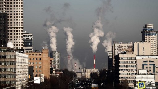 Covid-19: Mundo emite menos um milhão de toneladas de CO2 por dia