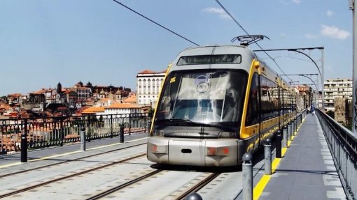 Covid-19: Funcionárias de limpeza ao serviço do Metro do Porto retomam trabalho