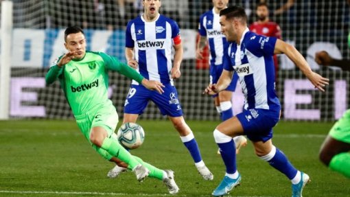 Covid-19: Alavés com três jogadores e sete técnicos infetados