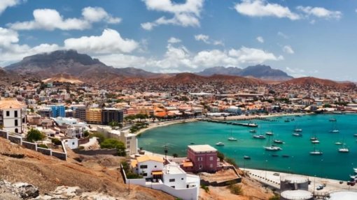 Covid-19: Cabo Verde antecipa início das férias da Páscoa para 23 de março