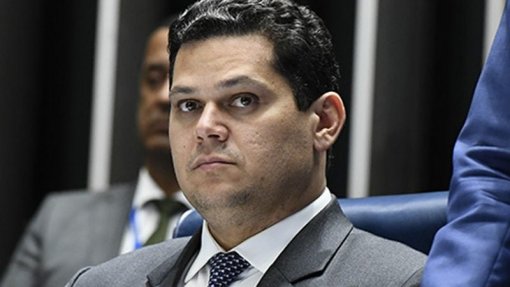 Covid-19: Presidente do Senado brasileiro infetado