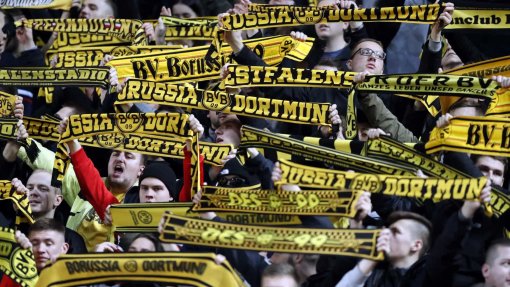 Covid-19: Adeptos do Borussia Dortmund doam mais de 70 mil euros a bares afetados