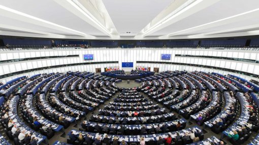 Covid-19: Parlamento Europeu regista primeira vítima mortal entre funcionários