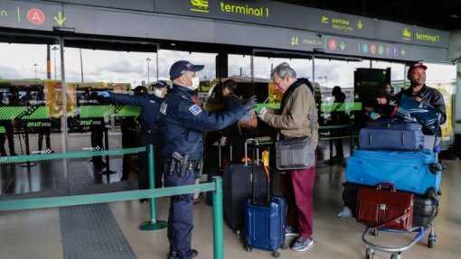 Covid-19: Governo estende suspensão de voos de e para Itália por mais 14 dias