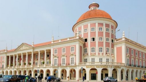 Covid-19: Banco central angolano recomenda encerramento de agências com menos clientes