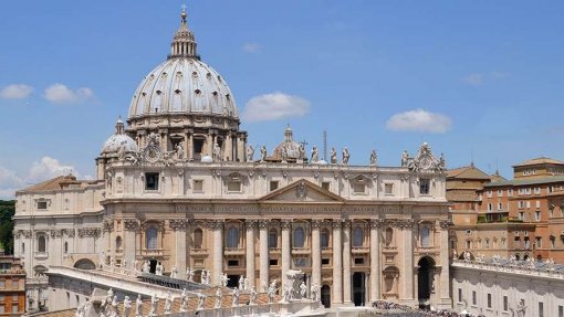 Covid-19: Vaticano sob pressão por ter funcionários a trabalhar nos escritórios