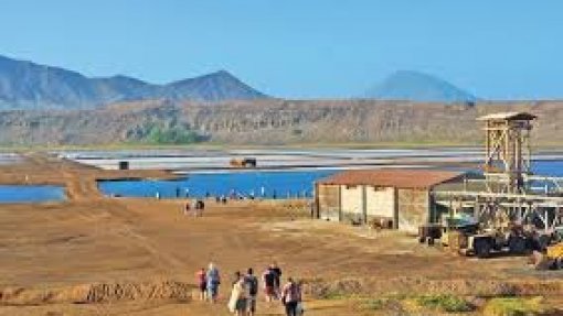 Covid-19: 40 médicos e 15 psicólogos reforçam Linha Verde em Cabo Verde