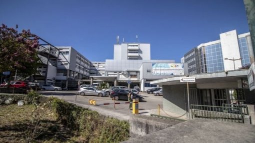 Covid-19: Hospital de Gaia dispõe de máquina com capacidade para 1.000 testes/dia