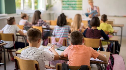 Covid-19: Escolas de acolhimento continuam abertas durante férias da Páscoa