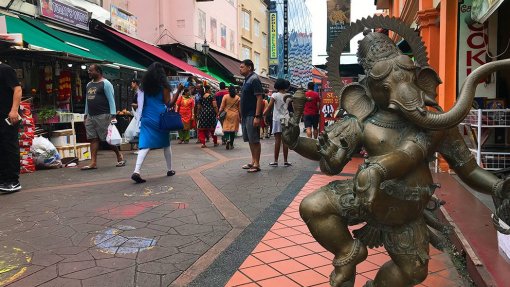 Covid-19: Bairro da capital indiana isolado após contágios em reunião religiosa