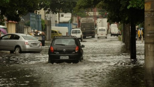 Fortes chuvas fazem pelo menos 22 mortos no Irão