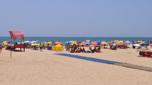 Covid-19: Câmara de Vila Real de Santo António interdita praias do concelho