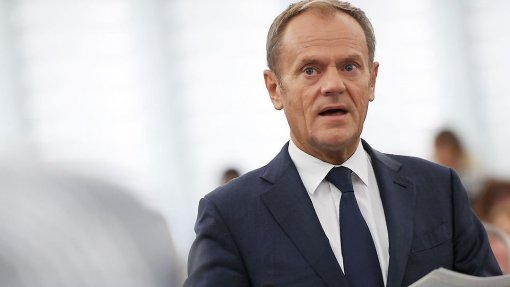 Hungria: Tusk pede ao Partido Popular Europeu que reconsidere expulsão do Fidesz