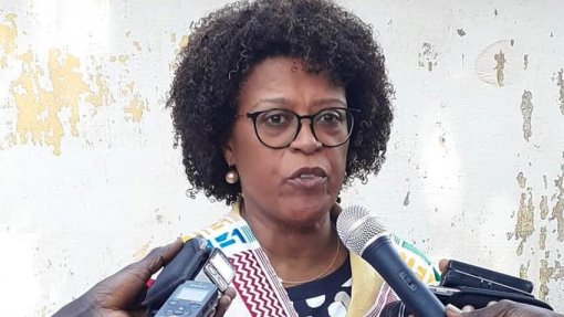 Ministra guineense do Governo de Aristides Gomes impedida de viajar para Portugal