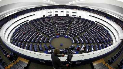 Covid-19: Parlamento Europeu agenda sessão extraordinária para dias 16 e 17