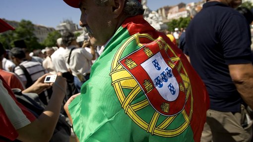 REPORTAGEM: Covid-19: Portugueses em França &quot;não podem levar a mal&quot; não ir ao país na Páscoa