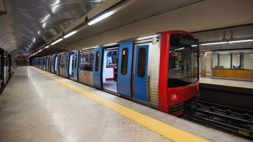 Covid-19: Metro de Lisboa controla temperatura na entrada das instalações